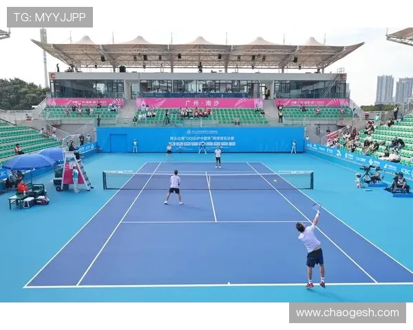 网球赛季高潮即将到来 各大高手力争年终排名争夺战激烈展开