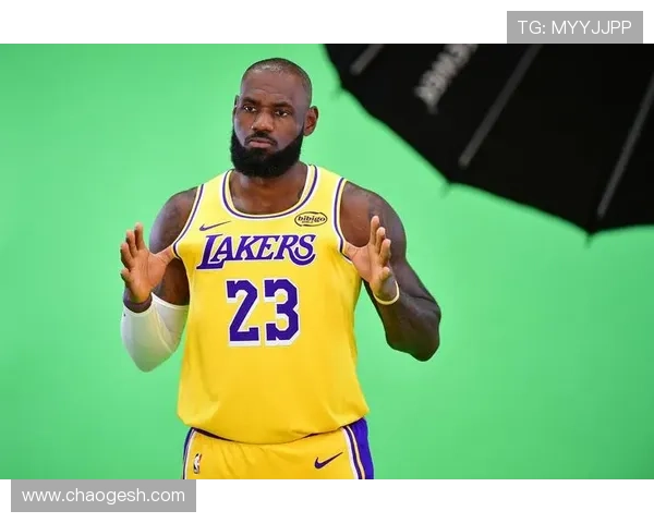 詹姆斯领衔湖人逆转取胜西部格局再起波澜引发联盟关注新赛季走势